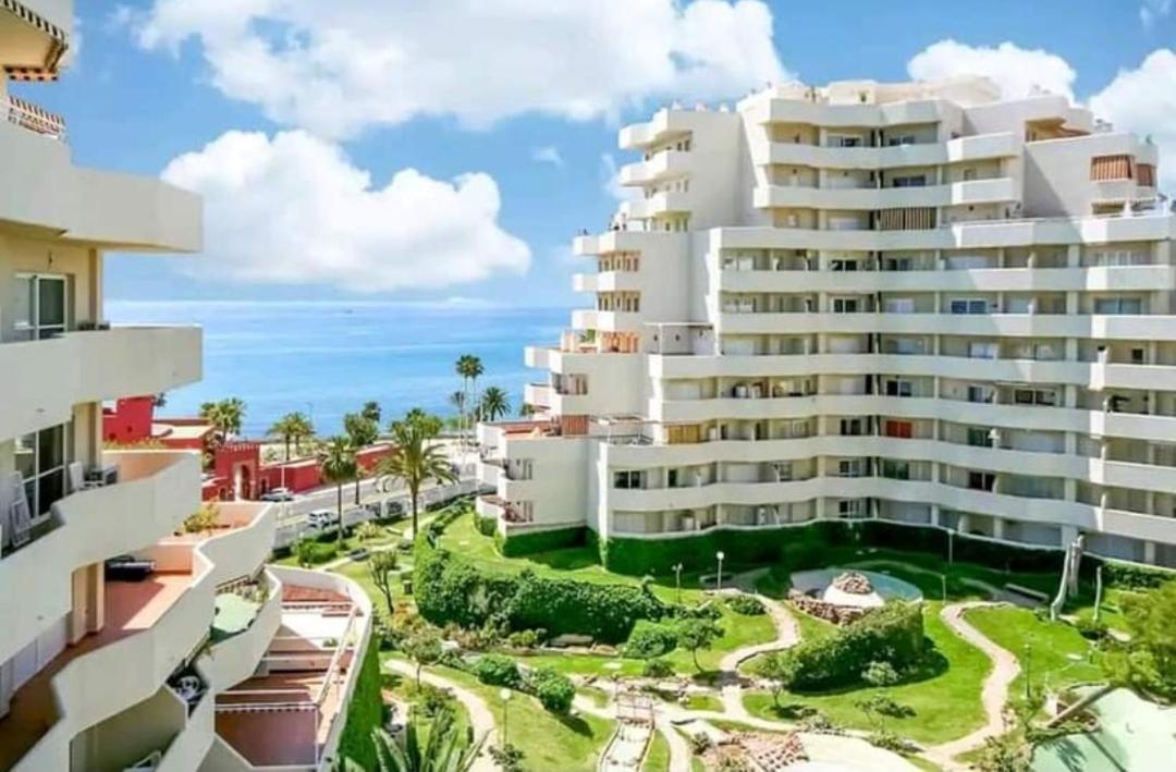 El Estudio De La Playa Benalbeach Vistas Al Mar Benalmadena Exterior photo