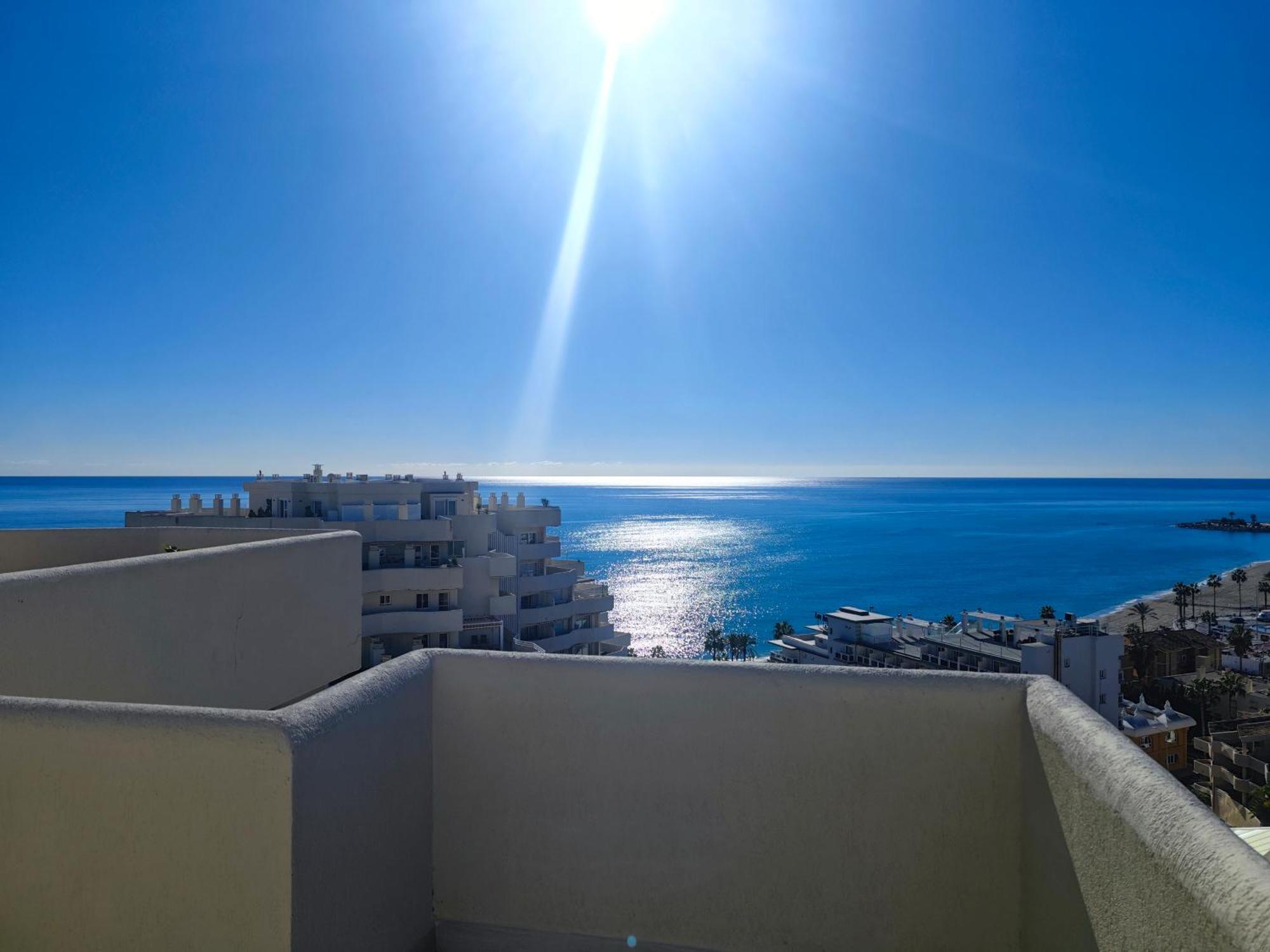 El Estudio De La Playa Benalbeach Vistas Al Mar Benalmadena Exterior photo